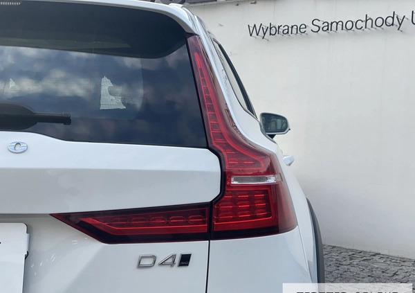 Volvo V60 Cross Country cena 144900 przebieg: 128990, rok produkcji 2019 z Warszawa małe 596